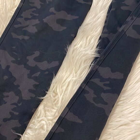 Spanx Seamless Camo Leggings - Picture 2 of 5